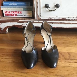 Ferragamo criss cross strapped Black heels